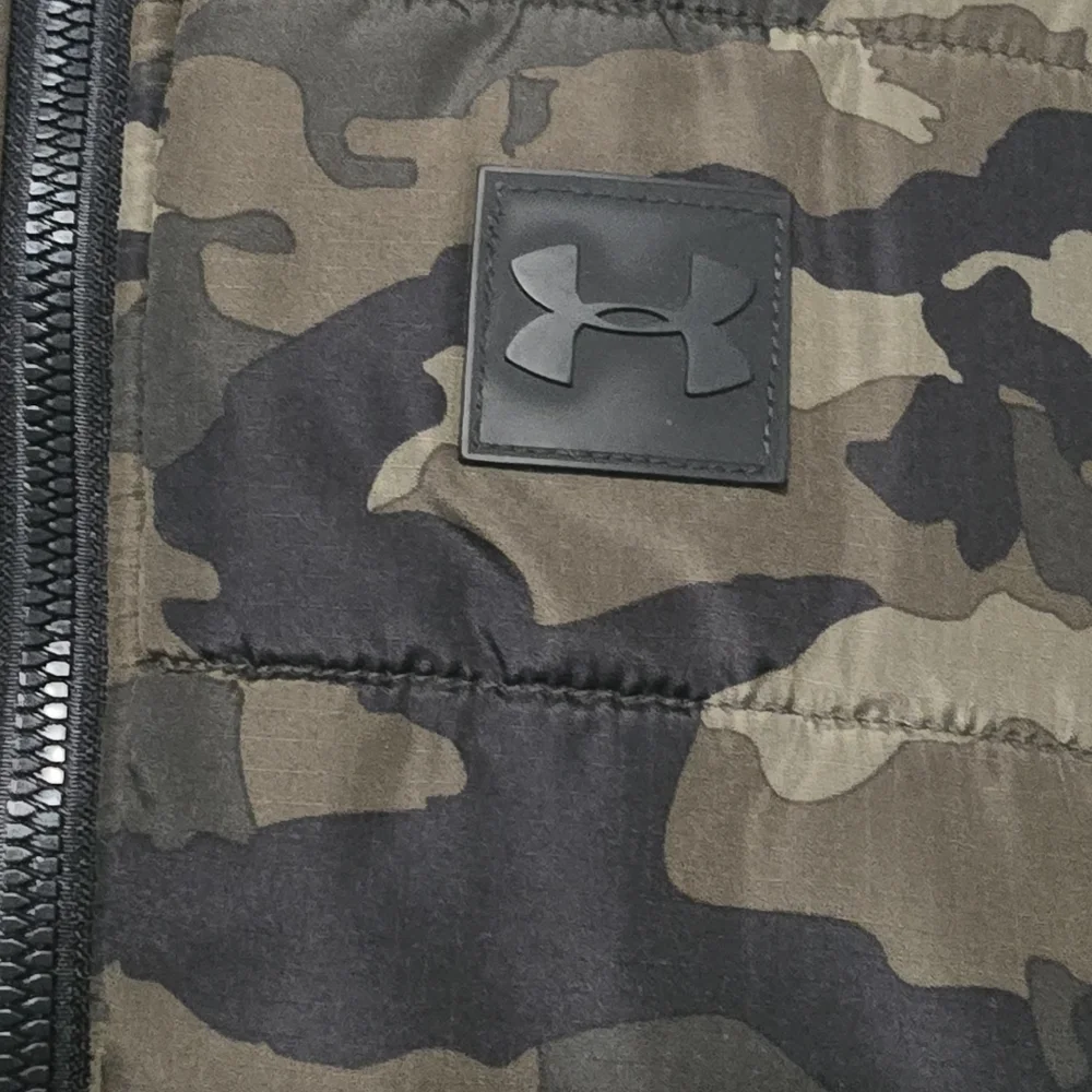 Under Armour Boys Hooded Vest Medium Lightweight Quilted Puffer Jacket, Zip-up,